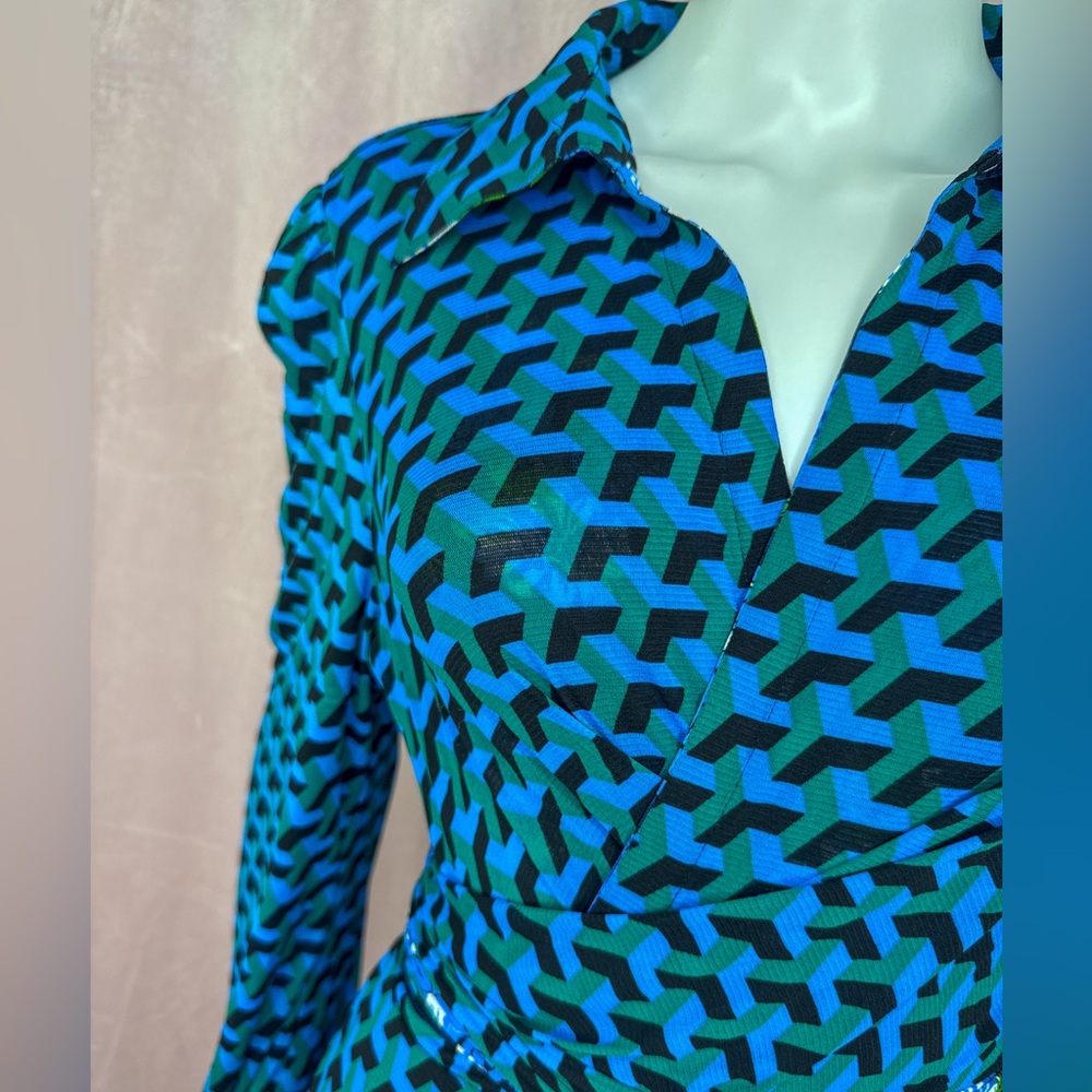 Diane Von Furstenberg DVF  Womens Blue Floral Wrap Dress Reversible Size 6 - Picture 4 of 5